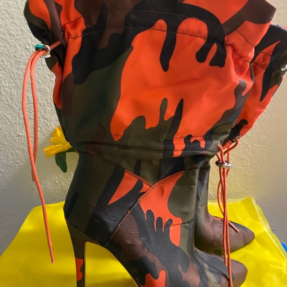 Akira Booties - Picture 2 of 15